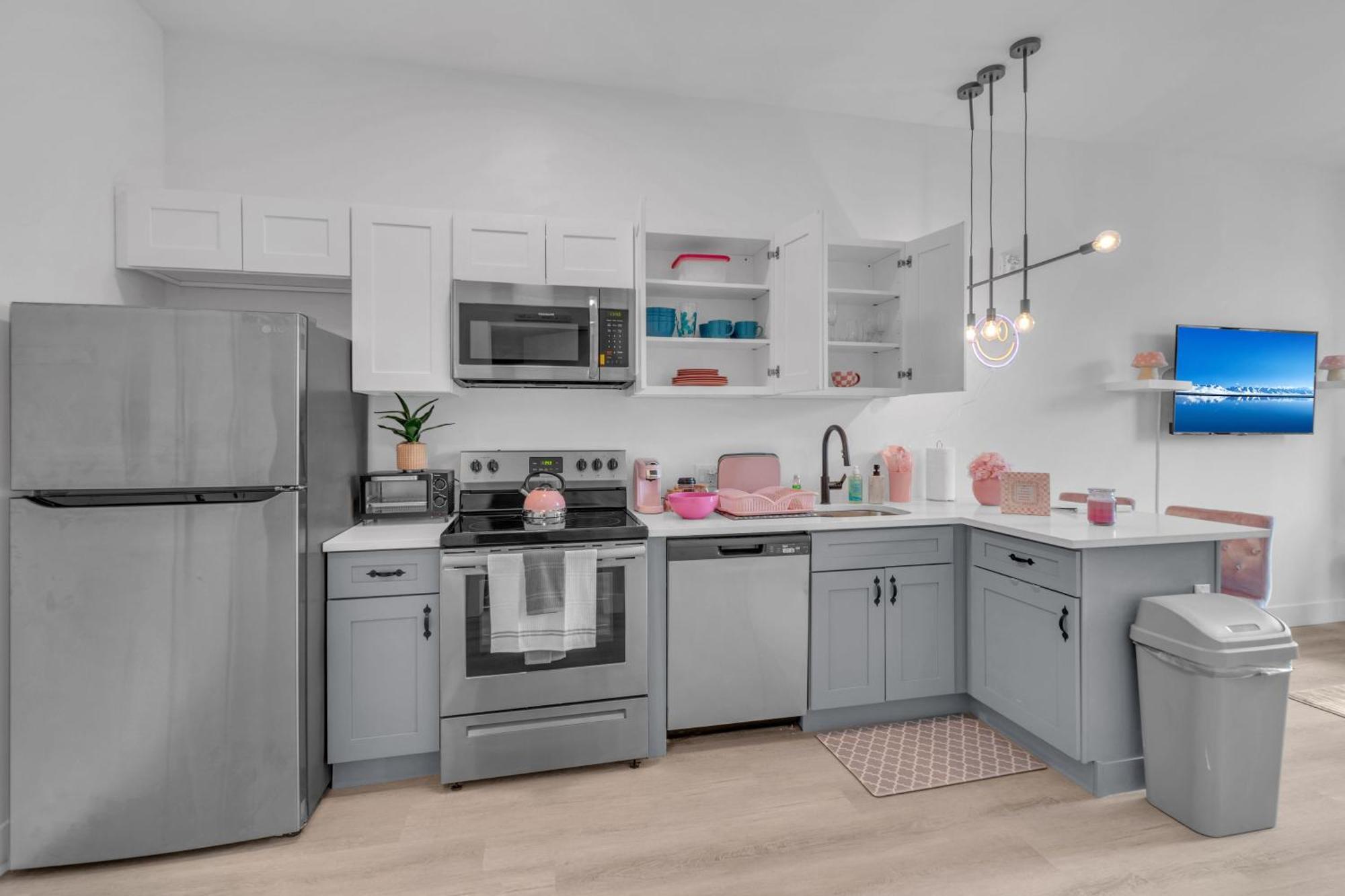 شقة Pink Heaven Indoor Pool, Free Parking, Near Nyc إليزابيث المظهر الخارجي الصورة