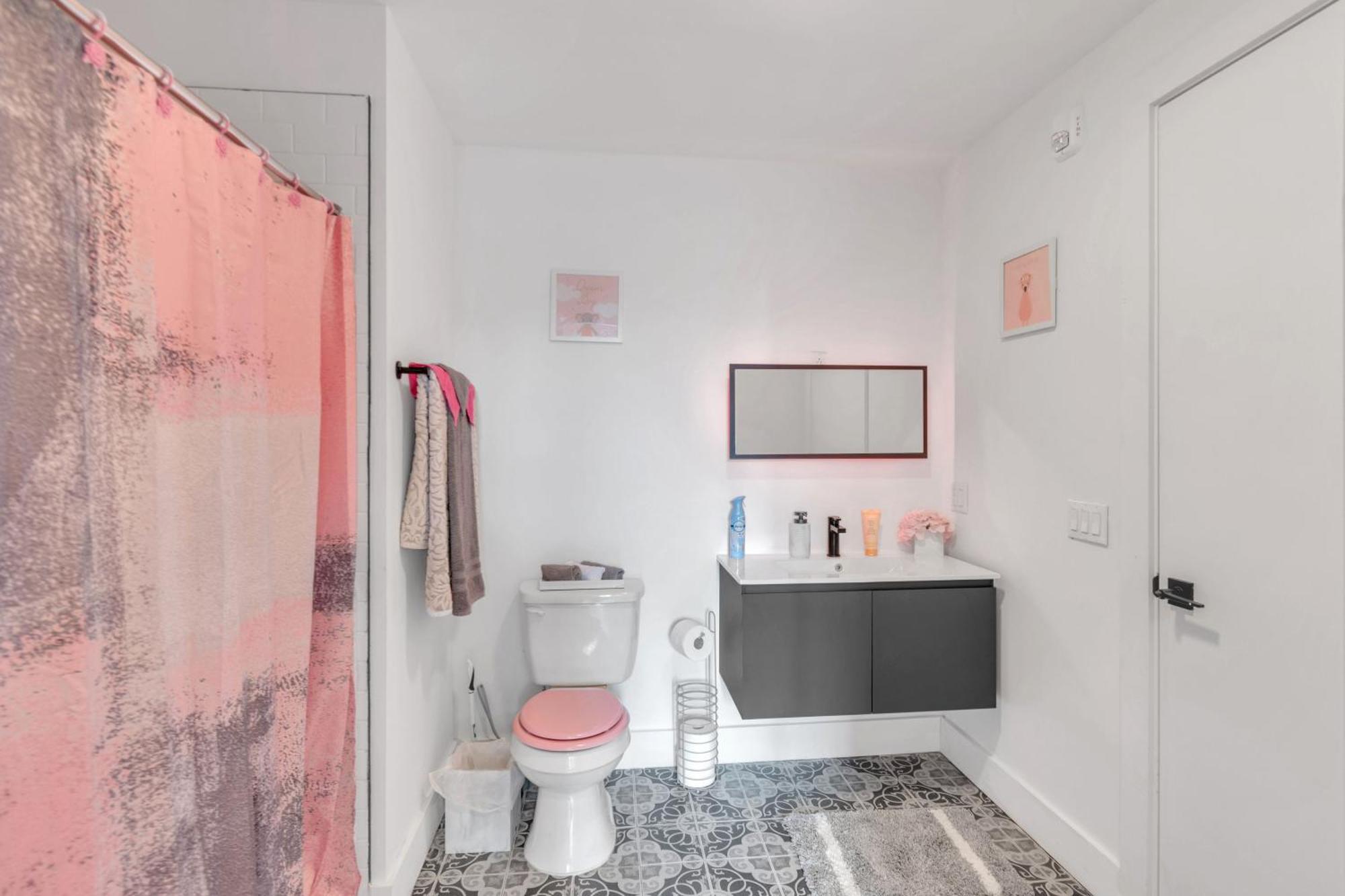 شقة Pink Heaven Indoor Pool, Free Parking, Near Nyc إليزابيث المظهر الخارجي الصورة