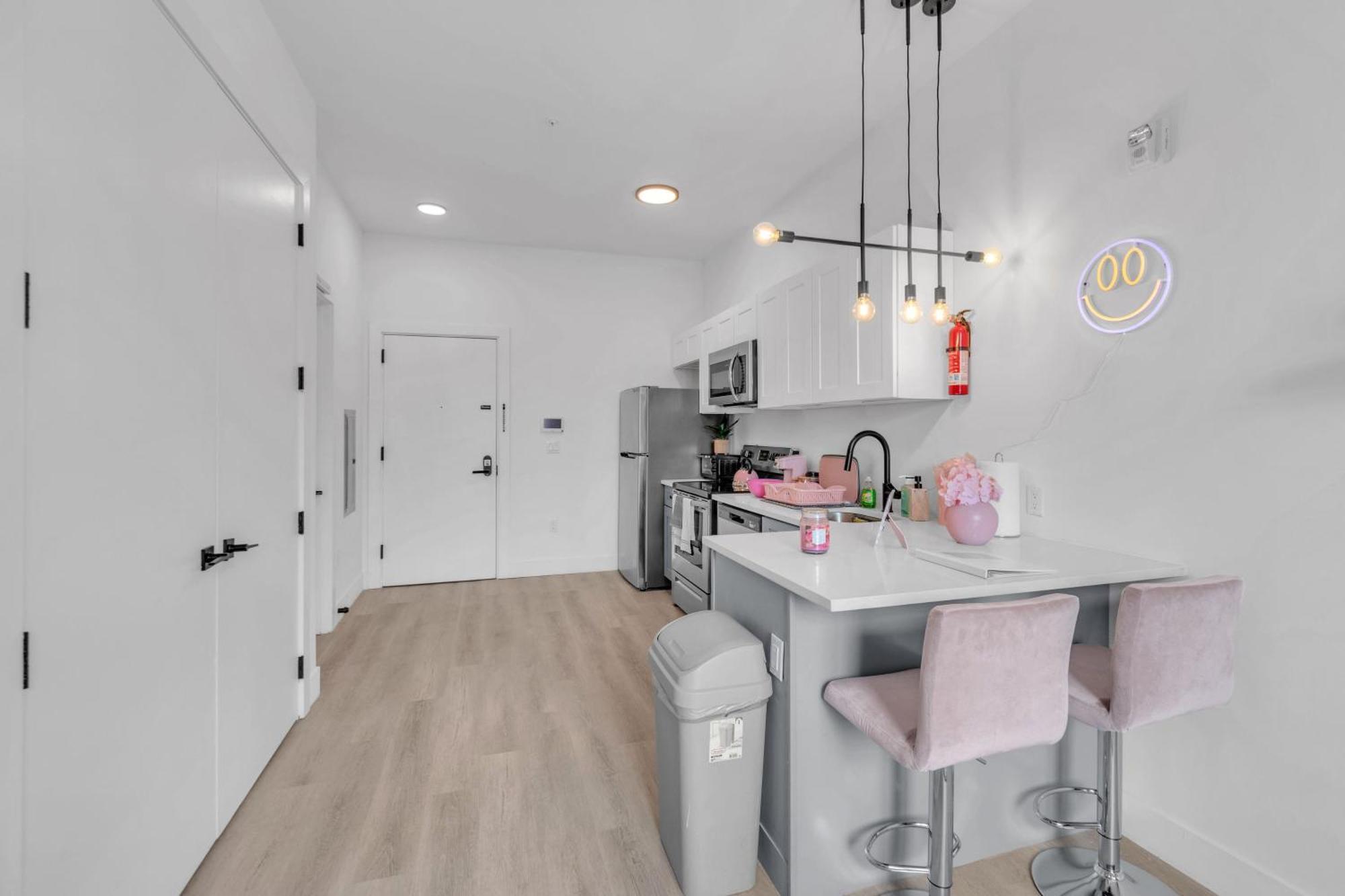 شقة Pink Heaven Indoor Pool, Free Parking, Near Nyc إليزابيث المظهر الخارجي الصورة