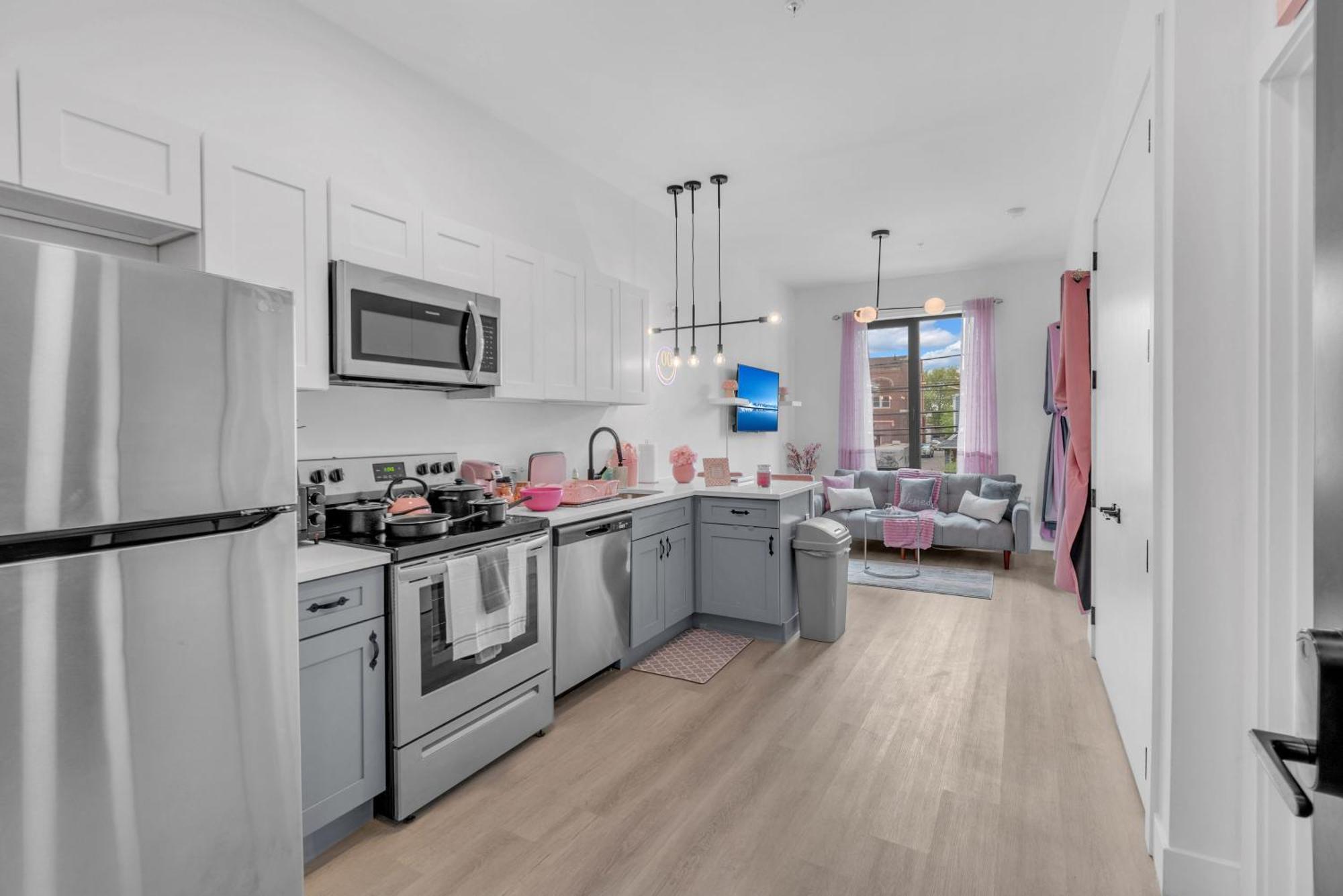 شقة Pink Heaven Indoor Pool, Free Parking, Near Nyc إليزابيث المظهر الخارجي الصورة