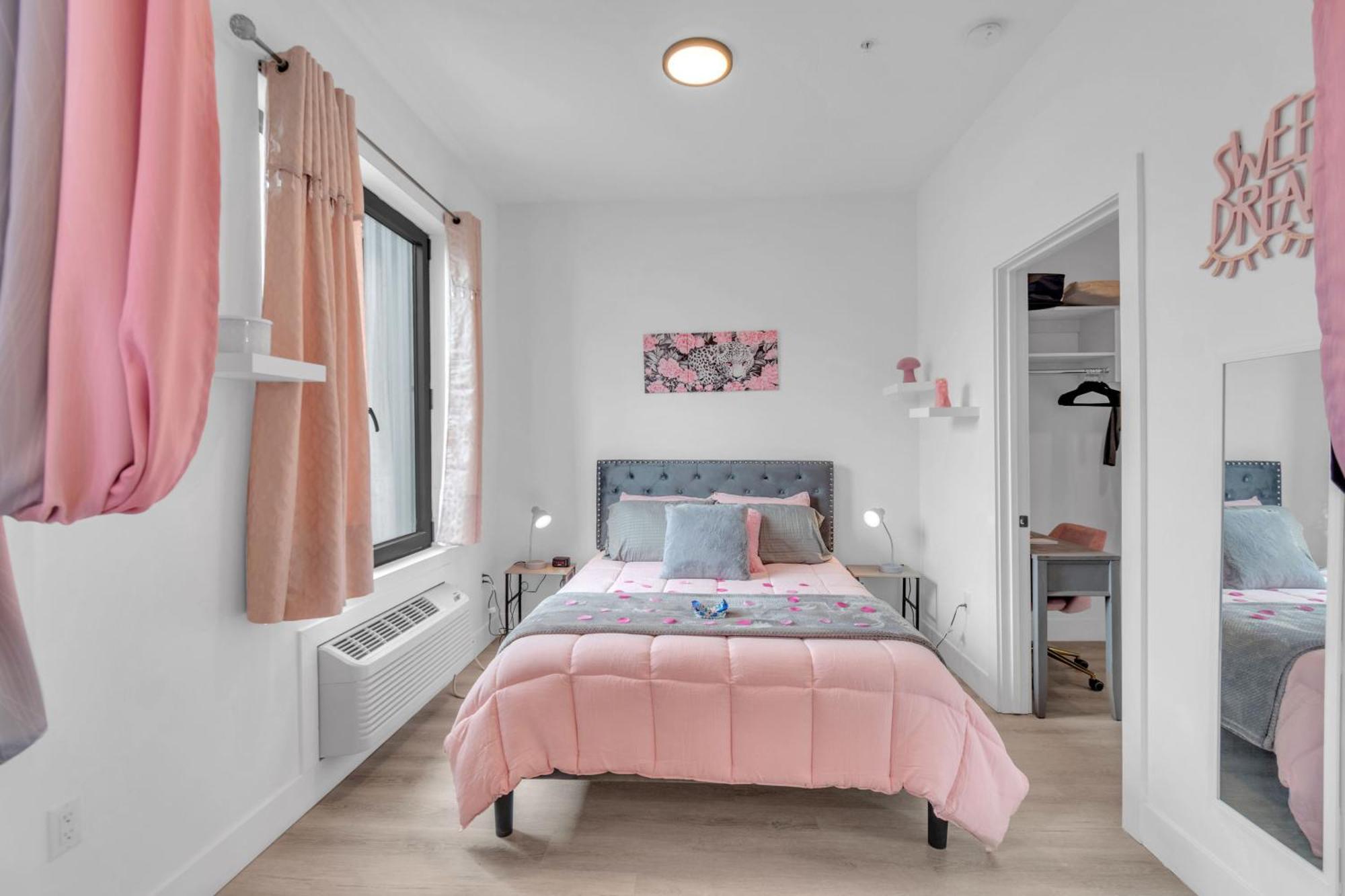 شقة Pink Heaven Indoor Pool, Free Parking, Near Nyc إليزابيث المظهر الخارجي الصورة