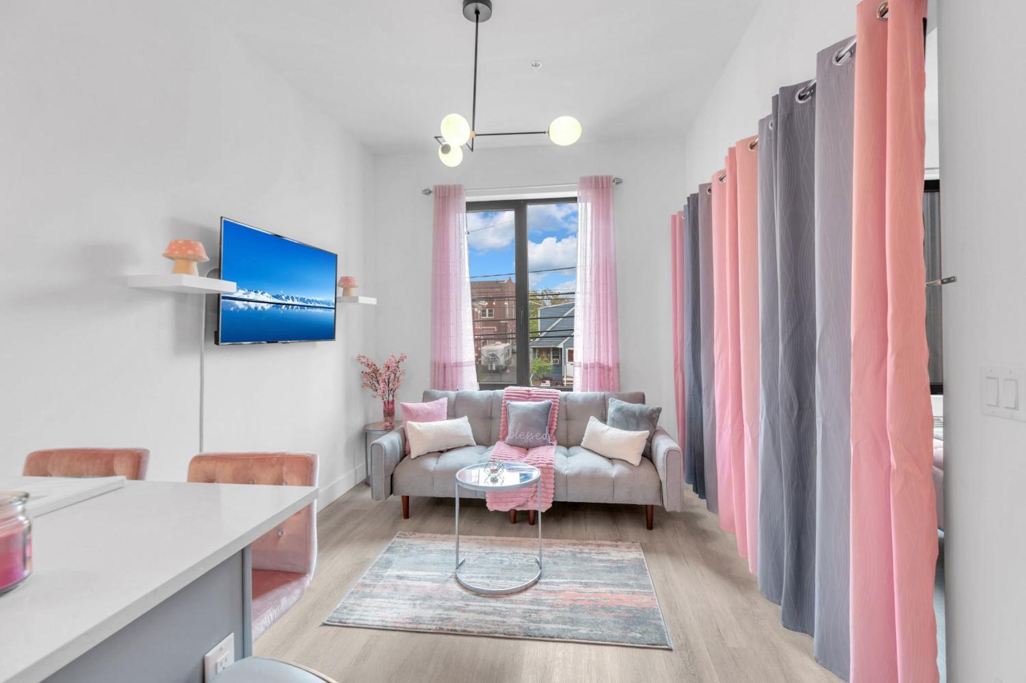 شقة Pink Heaven Indoor Pool, Free Parking, Near Nyc إليزابيث المظهر الخارجي الصورة