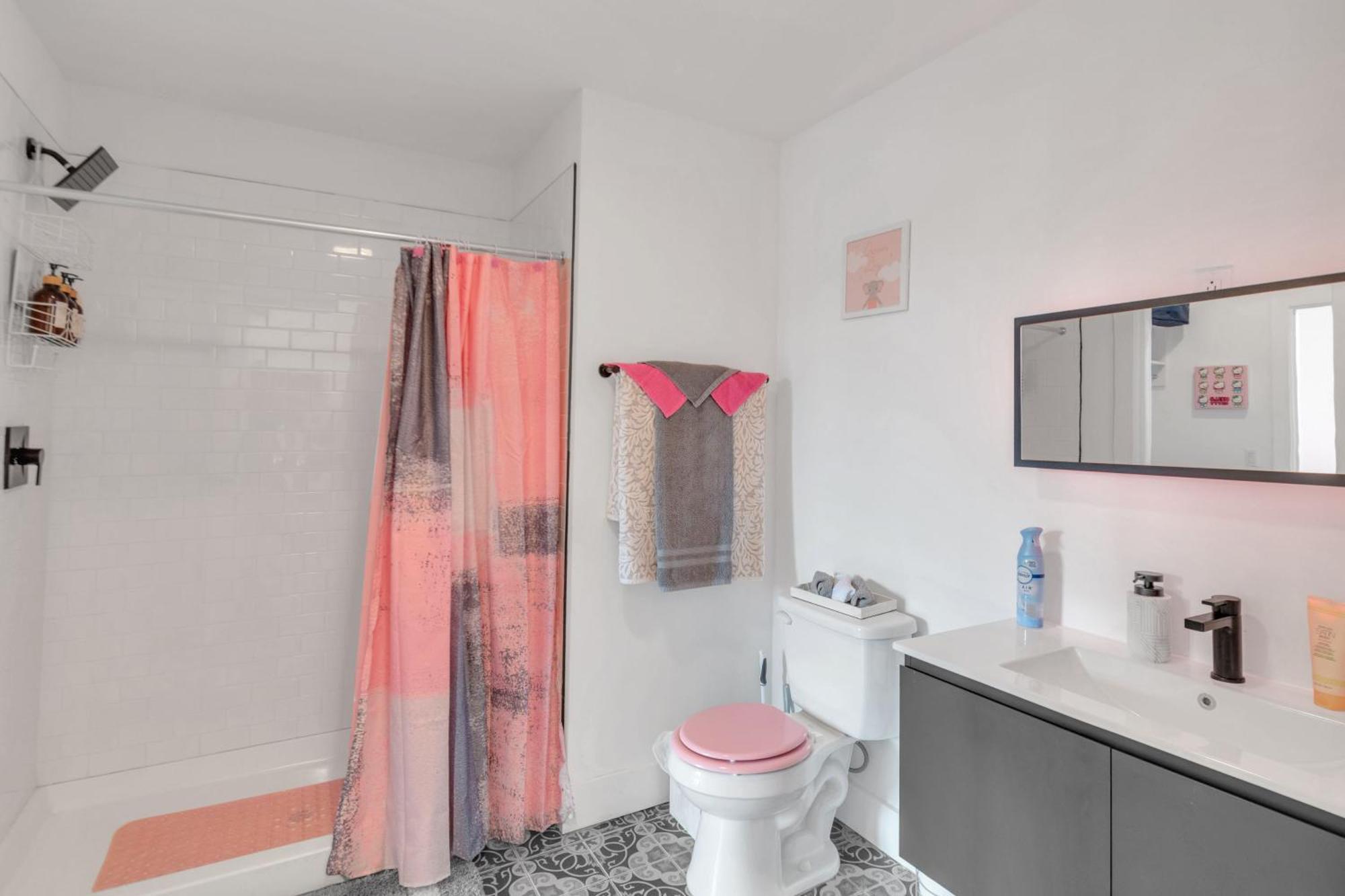 شقة Pink Heaven Indoor Pool, Free Parking, Near Nyc إليزابيث المظهر الخارجي الصورة